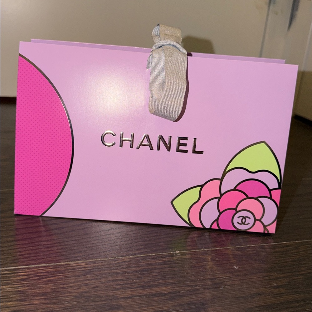 CHANEL Classic Pink Floral Gift Bag